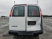 ✅ 2022 Chevrolet Express Cargo • VIN: 1GCWGAFP1N1174161 • Lot: 94396585. Wystawiony na Copart z przebiegiem 68 075 mil. Bezpłatny archiwum sprzedaży aukcyjnych z USA i szczegółowy raport historii pojazdu na DreamBid. Zdjęcie 6.