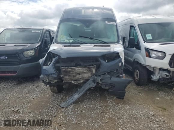 ✅ 2020 Ford Transit Cargo • VIN: 1FTBR3X89LKB13594 • Lot: 61134895. Wystawiony na Copart z przebiegiem 66 504 mil. Bezpłatny archiwum sprzedaży aukcyjnych z USA i szczegółowy raport historii pojazdu na DreamBid. Zdjęcie 5.