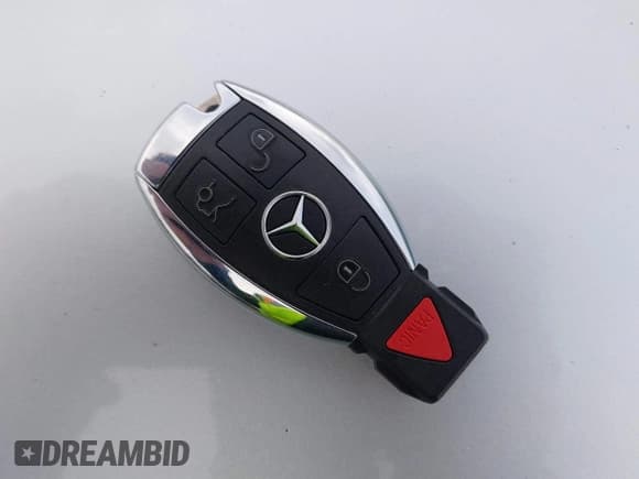 ✅ 2014 Mercedes-Benz GLK 350 • VIN: WDCGG8JB3EG312766 • Лот: 43644743. Опубликован ранее на IAAI с пробегом 215 561 миль. Бесплатный доступ к архиву аукционных продаж из США и подробный отчёт об истории автомобиля на DreamBid. Изображение 11.