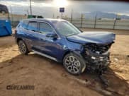 ✅ 2025 BMW X1 xDrive28i • VIN: WBX73EF01S5367377 • Лот: 92213805. Опубликован ранее на Copart с пробегом 1 000 миль. Бесплатный доступ к архиву аукционных продаж из США и подробный отчёт об истории автомобиля на DreamBid. Изображение 4.