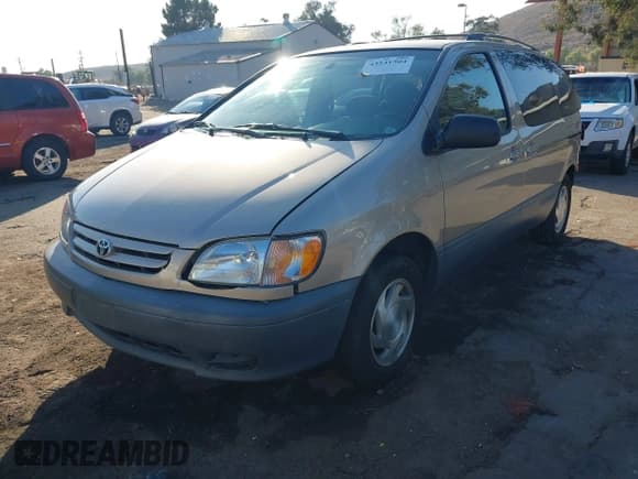 ✅ 2002 Toyota Sienna XLE • VIN: 4T3ZF13C52U413547 • Лот: 43541504. Опубликован ранее на IAAI с пробегом 71 781 миль. Бесплатный доступ к архиву аукционных продаж из США и подробный отчёт об истории автомобиля на DreamBid. Изображение 17.