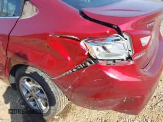 2017 Chevrolet Cruze LT z VIN 1G1BE5SM6H7220018, wystawiony jako IAAI lot #43299331 z przebiegiem 127 154 mil mil oraz . Historia ofert i sprzedaży dostępna na DreamBid. Obrazek 6.