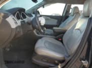 ✅ 2009 Chevrolet Traverse LTZ • VIN: 1GNEV33D49S136714 • Lot: 84753885. Wystawiony na Copart z przebiegiem 126 057 mil. Bezpłatny archiwum sprzedaży aukcyjnych z USA i szczegółowy raport historii pojazdu na DreamBid. Zdjęcie 7.