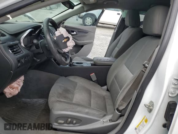 ✅ 2015 Chevrolet Impala LS • VIN: 2G11Z5SL8F9149262 • Lot: 69746445. Wystawiony na Copart z przebiegiem 206 763 mil. Bezpłatny archiwum sprzedaży aukcyjnych z USA i szczegółowy raport historii pojazdu na DreamBid. Zdjęcie 7.