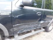 ✅ 2001 Ford Expedition XLT • VIN: 1FMRU16W61LA94202 • Lot: 42658425. Wystawiony na IAAI z przebiegiem 195 783 mil. Bezpłatny archiwum sprzedaży aukcyjnych z USA i szczegółowy raport historii pojazdu na DreamBid. Zdjęcie 6.