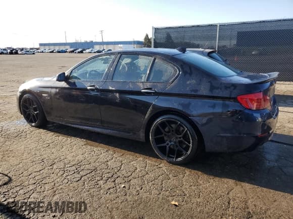 ✅ 2011 BMW 5 Series 550i xDrive • VIN: WBAFU9C57BC278354 • Лот: 93099925. Опубликован ранее на Copart с пробегом 91 520 миль. Бесплатный доступ к архиву аукционных продаж из США и подробный отчёт об истории автомобиля на DreamBid. Изображение 2.