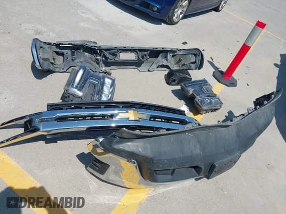 ✅ 2020 Chevrolet Silverado 1500 LT • VIN: 3GCPWCED6LG245735 • Lot: 43181278. Wystawiony na IAAI z przebiegiem 48 093 mil. Bezpłatny archiwum sprzedaży aukcyjnych z USA i szczegółowy raport historii pojazdu na DreamBid. Zdjęcie 12.