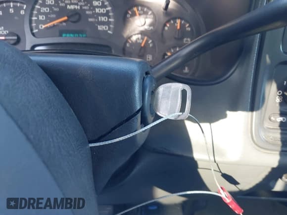 ✅ 2005 Chevrolet Silverado 2500HD LS • VIN: 1GCHK23U25F839031 • Lot: 41594750. Wystawiony na IAAI z przebiegiem 320 713 mil. Bezpłatny archiwum sprzedaży aukcyjnych z USA i szczegółowy raport historii pojazdu na DreamBid. Zdjęcie 11.