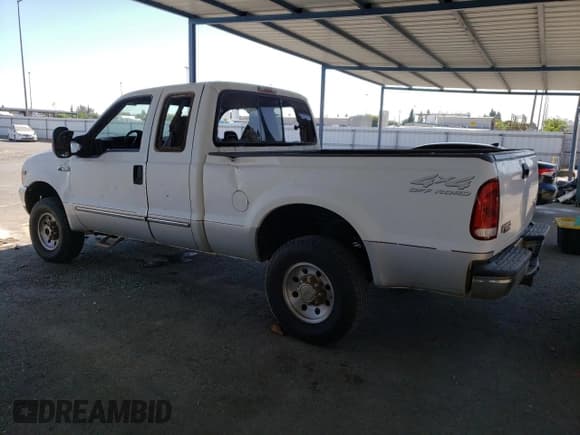 ✅ 2000 Ford F-250 XL • VIN: 1FTNX21S7YEC14124 • Lot: 64435495. Listed on Copart with 169,999 mi. Free auction sales archive from the USA and detailed vehicle history report at DreamBid. Image 2.
