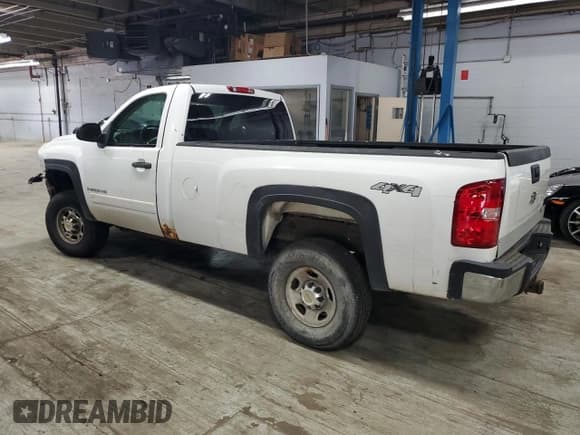 ✅ 2007 Chevrolet Silverado 2500HD 1LT • VIN: 1GCHK24K67E599620 • Lot: 67097715. Wystawiony na Copart z przebiegiem Nie podano. Bezpłatny archiwum sprzedaży aukcyjnych z USA i szczegółowy raport historii pojazdu na DreamBid. Zdjęcie 2.