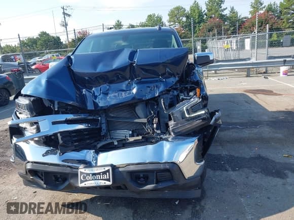 ✅ 2021 Chevrolet Silverado 1500 LT • VIN: 1GCRYDEK0MZ198856 • Lot: 43157302. Wystawiony na IAAI z przebiegiem 26 488 mil. Bezpłatny archiwum sprzedaży aukcyjnych z USA i szczegółowy raport historii pojazdu na DreamBid. Zdjęcie 12.