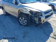 ✅ 2009 Toyota RAV4 • VIN: 2T3ZF31V89W009538 • Lot: 41618796. Wystawiony na IAAI z przebiegiem 103 258 mil. Bezpłatny archiwum sprzedaży aukcyjnych z USA i szczegółowy raport historii pojazdu na DreamBid. Zdjęcie 6.