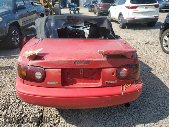 ✅ 1994 Mazda MX-5 Miata • VIN: JM1NA3533R0503221 • Лот: 62951885. Опубликован ранее на Copart с пробегом Не указан. Бесплатный доступ к архиву аукционных продаж из США и подробный отчёт об истории автомобиля на DreamBid. Изображение 6.