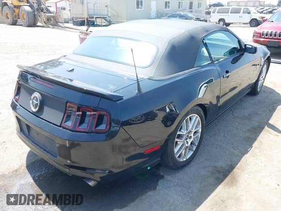 2014 Ford Mustang V6 с VIN 1ZVBP8EM0E5275146, выставлен на аукционе IAAI как лот 42606251 с пробегом 42 663 миль миль и . История ставок и продаж доступна на DreamBid. Изображение 4.