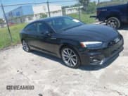 ✅ 2025 Audi A5 Sportback S line Premium • VIN: WAUDACF56SA007869 • Lot: 42850073. Wystawiony na IAAI z przebiegiem 14 697 mil. Bezpłatny archiwum sprzedaży aukcyjnych z USA i szczegółowy raport historii pojazdu na DreamBid. Zdjęcie 1.