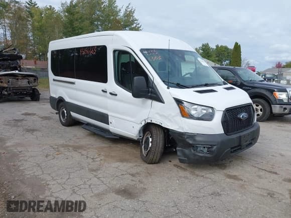 ✅ 2025 Ford Transit Passenger XL • VIN: 1FBAX2C83SKA30165 • Lot: 43356363. Listed on IAAI with 7,618 mi. Free auction sales archive from the USA and detailed vehicle history report at DreamBid. Image 1.