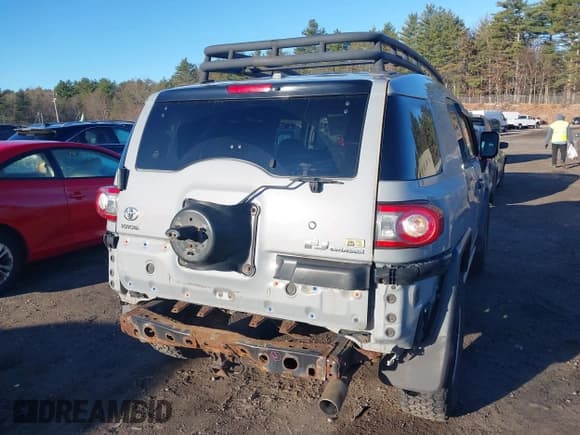 ✅ 2013 Toyota FJ Cruiser • VIN: JTEBU4BF8DK155438 • Lot: 43741708. Listed on IAAI with 202,047 mi. Free auction sales archive from the USA and detailed vehicle history report at DreamBid. Image 16.