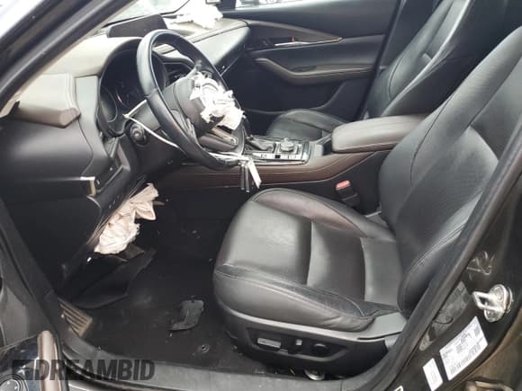 ✅ 2021 Mazda CX-30 Premium • VIN: 3MVDMBDL8MM315717 • Lot: 89928435. Wystawiony na Copart z przebiegiem 53 398 mil. Bezpłatny archiwum sprzedaży aukcyjnych z USA i szczegółowy raport historii pojazdu na DreamBid. Zdjęcie 7.