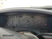 ✅ 1993 Ford F-150 • VIN: 2FTEF14H3PCA62828 • Лот: 63947795. Опубликован ранее на Copart с пробегом 134 643 миль. Бесплатный доступ к архиву аукционных продаж из США и подробный отчёт об истории автомобиля на DreamBid. Изображение 9.