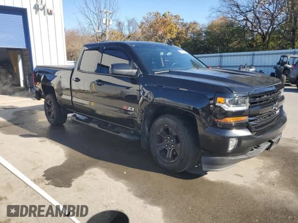 ✅ 2019 Chevrolet Silverado 1500 LT • VIN: 2GCVKPEC8K1175843 • Lot: 89710335. Wystawiony na Copart z przebiegiem 107 390 mil. Bezpłatny archiwum sprzedaży aukcyjnych z USA i szczegółowy raport historii pojazdu na DreamBid. Zdjęcie 4.