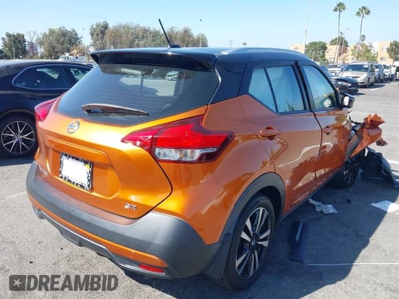 ✅ 2019 Nissan Kicks SV • VIN: 3N1CP5CU0KL523371 • Lot: 41160068. Listed on IAAI with 74,529 mi. Free auction sales archive from the USA and detailed vehicle history report at DreamBid. Image 4.