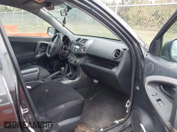 ✅ 2008 Toyota RAV4 Sport • VIN: JTMBD32V086074440 • Lot: 43897122. Listed on IAAI with 271,150 mi. Free auction sales archive from the USA and detailed vehicle history report at DreamBid. Image 5.