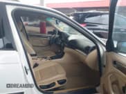 ✅ 2005 BMW 3 Series 325i • VIN: WBAET37425NJ90608 • Lot: 43778677. Wystawiony na IAAI z przebiegiem 232 244 mil. Bezpłatny archiwum sprzedaży aukcyjnych z USA i szczegółowy raport historii pojazdu na DreamBid. Zdjęcie 5.