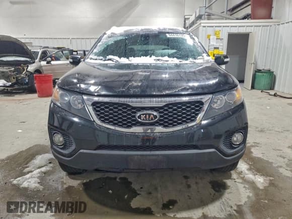 ✅ 2012 Kia Sorento LX • VIN: 5XYKTCA68CG285047 • Lot: 94416135. Listed on Copart with 155,447 mi. Free auction sales archive from the USA and detailed vehicle history report at DreamBid. Image 5.