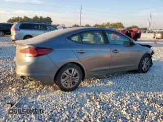 2019 Hyundai Elantra SEL с VIN KMHD84LF0KU736817, выставлен на аукционе Copart как лот 81884965 с пробегом 115 407 миль миль и Списание • Salvage title. История ставок и продаж доступна на DreamBid. Изображение 3.