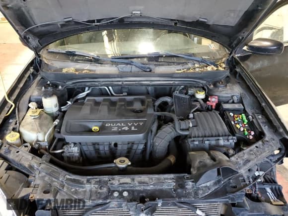 ✅ 2013 Chrysler 200 Touring • VIN: 1C3CCBBB6DN579572 • Лот: 93139315. Опубликован ранее на Copart с пробегом 162 538 миль. Бесплатный доступ к архиву аукционных продаж из США и подробный отчёт об истории автомобиля на DreamBid. Изображение 11.