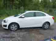 2015 Chevrolet Sonic LT с VIN 1G1JC5SG0F4135380, выставлен на аукционе IAAI как лот 43086011 с пробегом 66 085 миль миль и . История ставок и продаж доступна на DreamBid. Изображение 14.