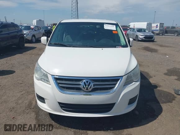 ✅ 2009 Volkswagen Routan SE • VIN: 2V8HW34199R541626 • Lot: 42852160. Listed on IAAI with 211,367 mi. Free auction sales archive from the USA and detailed vehicle history report at DreamBid. Image 12.
