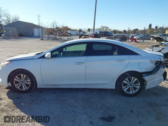 ✅ 2011 Hyundai Sonata GLS • VIN: 5NPEB4AC4BH065973 • Лот: 43568773. Опубликован ранее на IAAI с пробегом 253 353 миль. Бесплатный доступ к архиву аукционных продаж из США и подробный отчёт об истории автомобиля на DreamBid. Изображение 14.