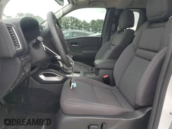 2024 Nissan Frontier S с VIN 1N6ED1CL7RN648230, выставлен на аукционе Copart как лот 85525125 с пробегом 7 311 миль миль и Списание • Salvage title. История ставок и продаж доступна на DreamBid. Изображение 7.