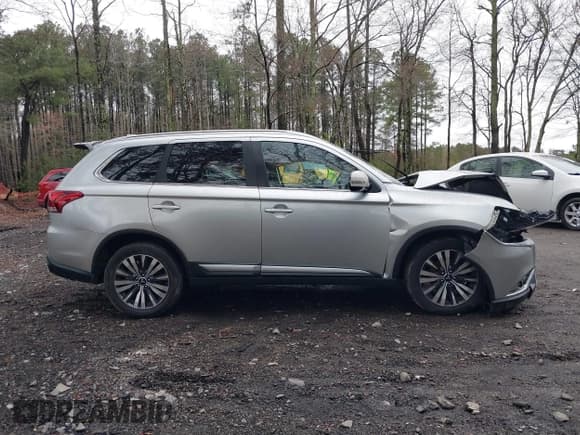 ✅ 2020 Mitsubishi Outlander SE • VIN: JA4AD3A38LZ041411 • Lot: 38871481. Listed on IAAI with 82,521 mi. Free auction sales archive from the USA and detailed vehicle history report at DreamBid. Image 13.