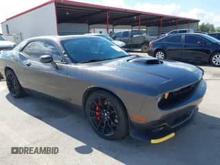 2020 Dodge Challenger R/T Scat Pack z VIN 2C3CDZFJ6LH182068, wystawiony jako IAAI lot #42569233 z przebiegiem 57 320 mil mil oraz . Historia ofert i sprzedaży dostępna na DreamBid. Obrazek 1.