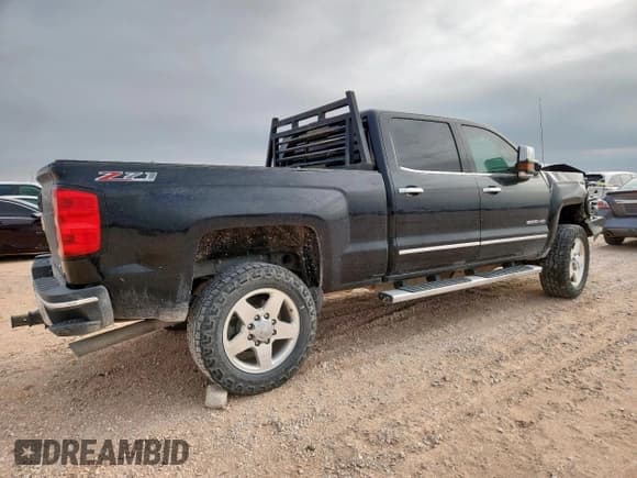✅ 2015 Chevrolet Silverado 2500HD LTZ • VIN: 1GC1KWEG0FF518140 • Lot: 57902025. Wystawiony na Copart z przebiegiem 328 656 mil. Bezpłatny archiwum sprzedaży aukcyjnych z USA i szczegółowy raport historii pojazdu na DreamBid. Zdjęcie 3.