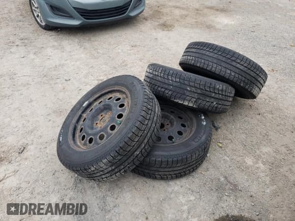 ✅ 2010 Hyundai Santa Fe • VIN: 5NMSG4AG2AH402529 • Лот: 91291095. Опубликован ранее на Copart с пробегом 269 428 миль. Бесплатный доступ к архиву аукционных продаж из США и подробный отчёт об истории автомобиля на DreamBid. Изображение 13.