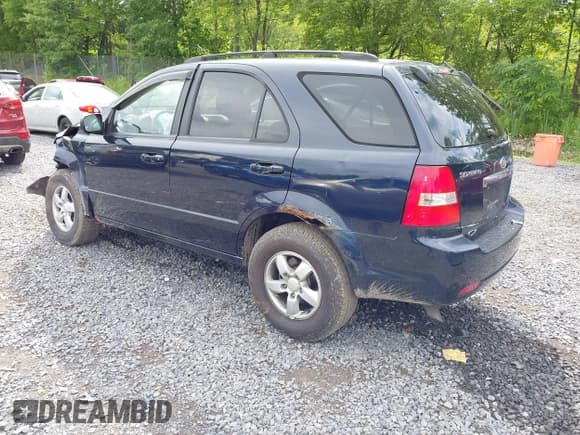 ✅ 2008 Kia Sorento LX • VIN: KNDJC735185825586 • Lot: 42689462. Listed on IAAI with 135,803 mi. Free auction sales archive from the USA and detailed vehicle history report at DreamBid. Image 3.
