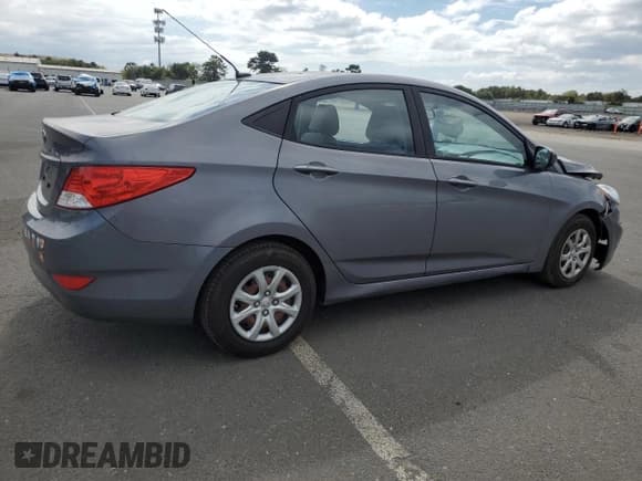 ✅ 2013 Hyundai Accent GLS • VIN: KMHCT4AE7DU494180 • Лот: 70769414. Опубликован ранее на Copart с пробегом 102 109 миль. Бесплатный доступ к архиву аукционных продаж из США и подробный отчёт об истории автомобиля на DreamBid. Изображение 3.