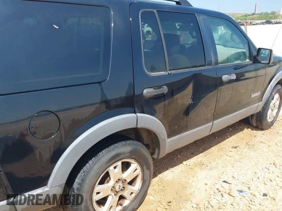 ✅ 2006 Ford Explorer XLT • VIN: 1FMEU73E76ZA06890 • Lot: 42284353. Wystawiony na IAAI z przebiegiem 184 136 mil. Bezpłatny archiwum sprzedaży aukcyjnych z USA i szczegółowy raport historii pojazdu na DreamBid. Zdjęcie 6.