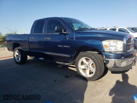 2007 Dodge 1500 SLT z VIN 1D7HU18N07S159280, wystawiony jako Copart lot #57641114 z przebiegiem 208 941 mil mil oraz Czysty tytuł • Clean title. Historia ofert i sprzedaży dostępna na DreamBid. Obrazek 4.