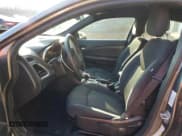 ✅ 2013 Dodge Avenger SE • VIN: 1C3CDZAB3DN725689 • Лот: 87201354. Опубликован ранее на Copart с пробегом 152 255 миль. Бесплатный доступ к архиву аукционных продаж из США и подробный отчёт об истории автомобиля на DreamBid. Изображение 7.