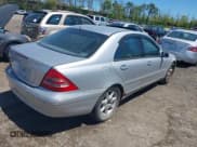✅ 2001 Mercedes-Benz C 230/260/280/320 • VIN: WDBRF61J91F098510 • Lot: 39366583. Wystawiony na IAAI z przebiegiem Nie podano. Bezpłatny archiwum sprzedaży aukcyjnych z USA i szczegółowy raport historii pojazdu na DreamBid. Zdjęcie 4.