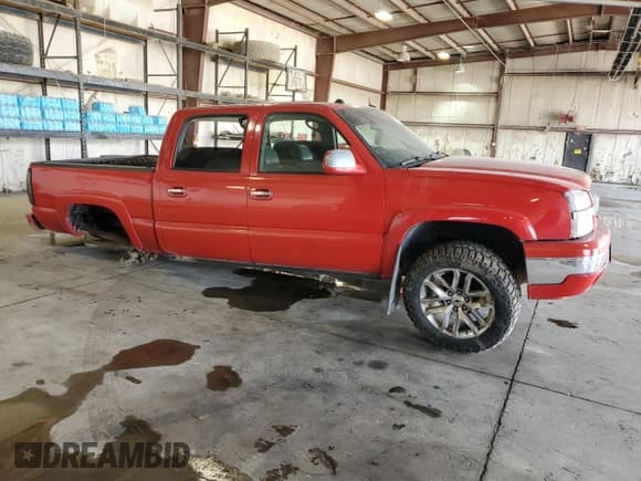 ✅ 2004 Chevrolet Silverado 1500 LS • VIN: 2GCEK13T141425684 • Lot: 57147275. Wystawiony na Copart z przebiegiem 269 227 mil. Bezpłatny archiwum sprzedaży aukcyjnych z USA i szczegółowy raport historii pojazdu na DreamBid. Zdjęcie 4.