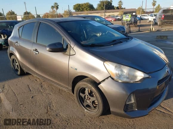 ✅ 2014 Toyota Prius Two • VIN: JTDKDTB30E1573097 • Lot: 43629851. Listed on IAAI with 142,081 mi. Free auction sales archive from the USA and detailed vehicle history report at DreamBid. Image 1.