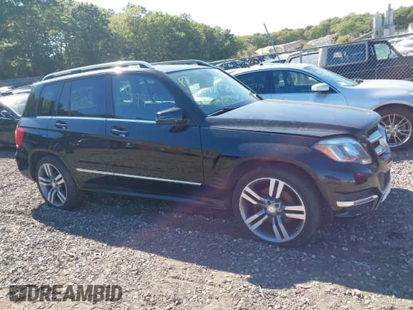 ✅ 2015 Mercedes-Benz GLK 350 • VIN: WDCGG8JB4FG433033 • Лот: 43383857. Опубликован ранее на IAAI с пробегом Не указан. Бесплатный доступ к архиву аукционных продаж из США и подробный отчёт об истории автомобиля на DreamBid. Изображение 12.