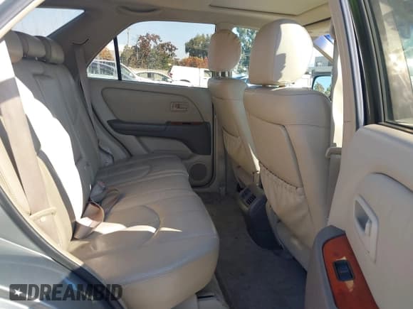 ✅ 2000 Lexus RX 300 • VIN: JT6GF10U0Y0070882 • Лот: 43809034. Опубликован ранее на IAAI с пробегом 165 627 миль. Бесплатный доступ к архиву аукционных продаж из США и подробный отчёт об истории автомобиля на DreamBid. Изображение 8.