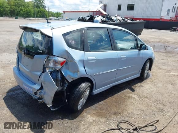✅ 2010 Honda Fit Sport • VIN: JHMGE8H4XAC010930 • Лот: 42338784. Опубликован ранее на IAAI с пробегом 169 979 миль. Бесплатный доступ к архиву аукционных продаж из США и подробный отчёт об истории автомобиля на DreamBid. Изображение 4.