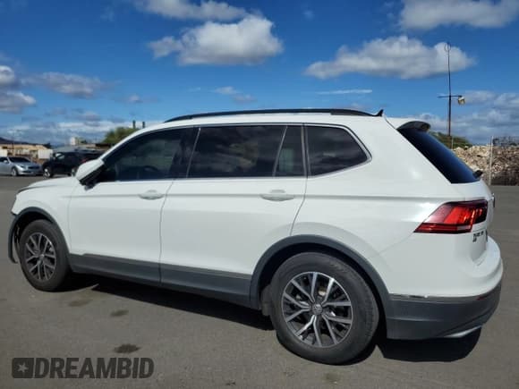 ✅ 2020 Volkswagen Tiguan SE • VIN: 3VV3B7AX0LM092905 • Lot: 81529105. Wystawiony na Copart z przebiegiem 60 130 mil. Bezpłatny archiwum sprzedaży aukcyjnych z USA i szczegółowy raport historii pojazdu na DreamBid. Zdjęcie 2.
